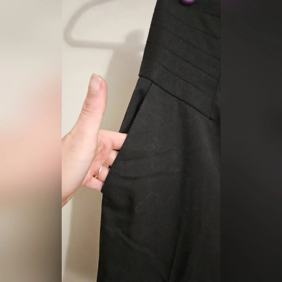 BCBGENERATION High Rise Straight Leg black trousers. Size 6 - Picture 5 of 7